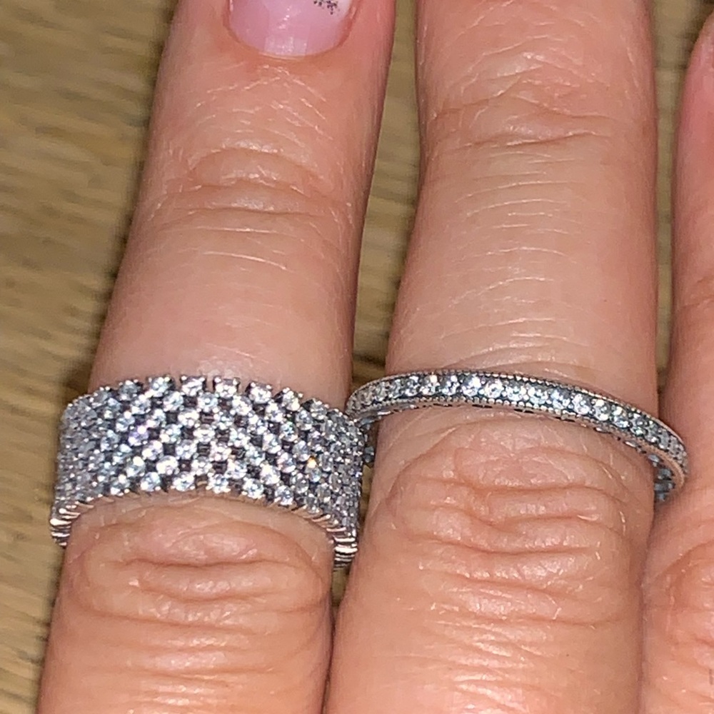 SOLD🌟🌟Pandora ring bundle - Picture 2 of 8